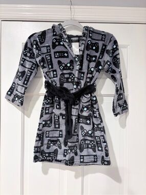 Boys Gaming Plush Hooded Robe Gray Black Size Small 4/6